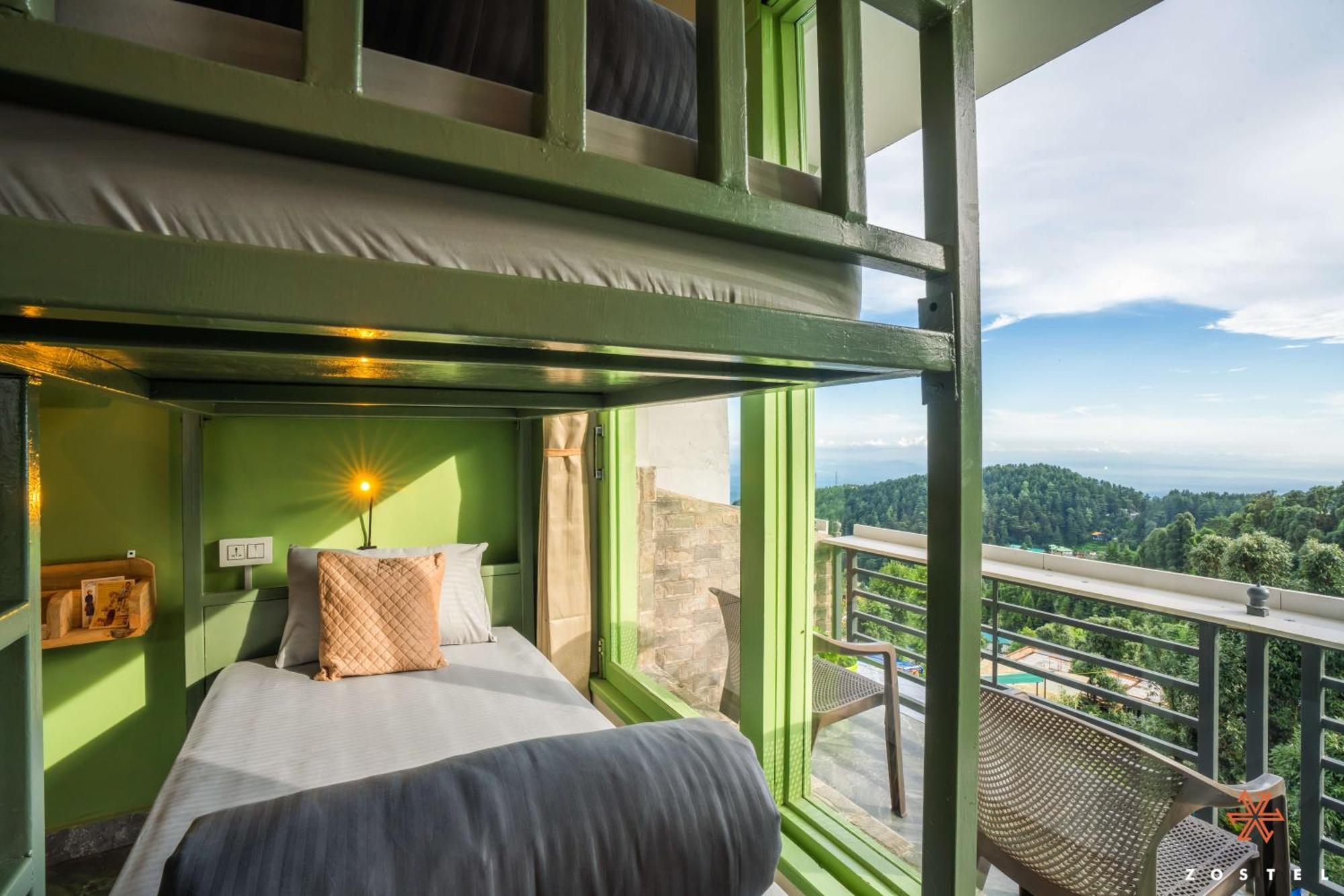 Albergue Zostel Dharamkot McLeod Ganj Exterior foto