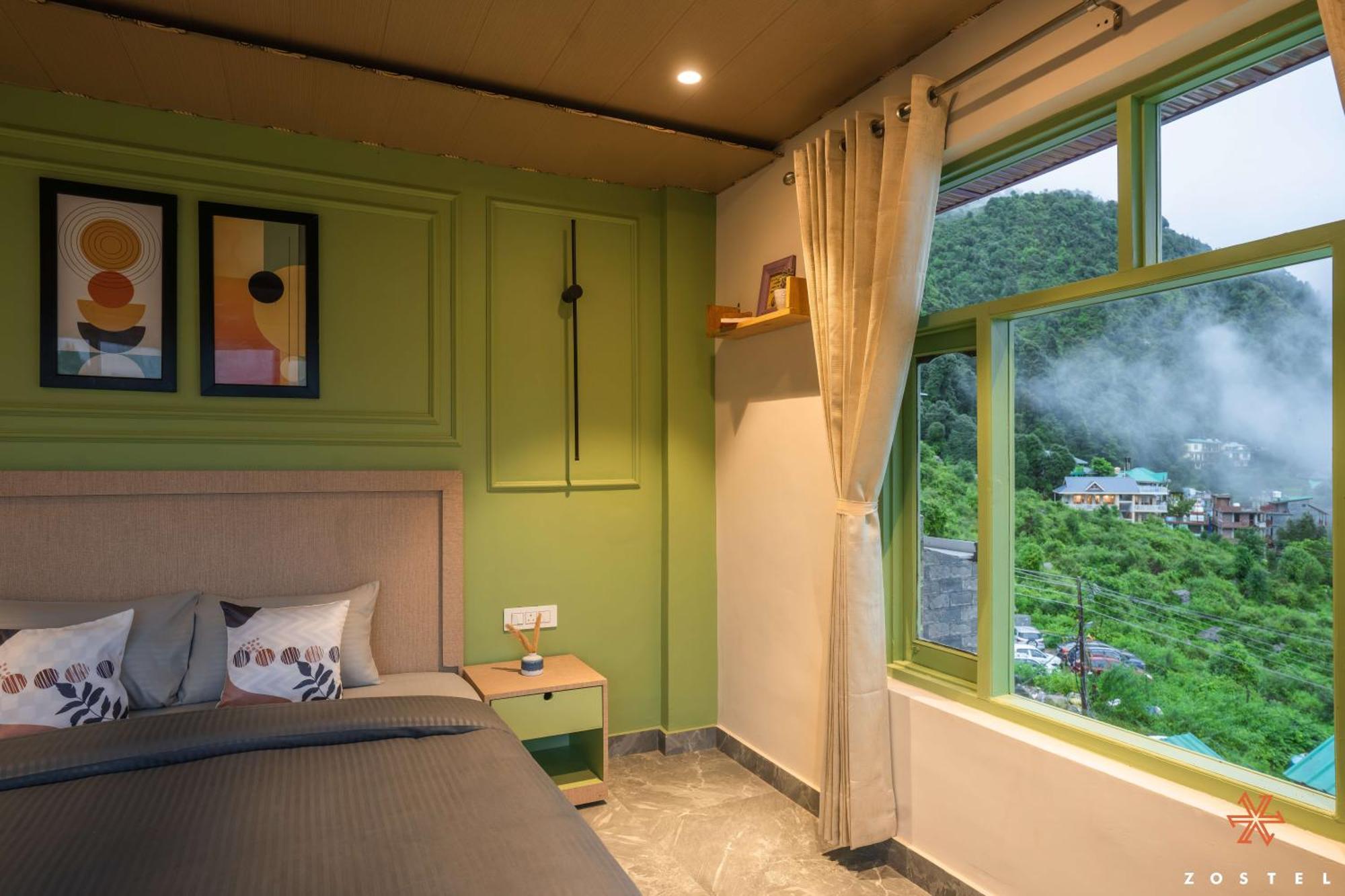 Albergue Zostel Dharamkot McLeod Ganj Exterior foto