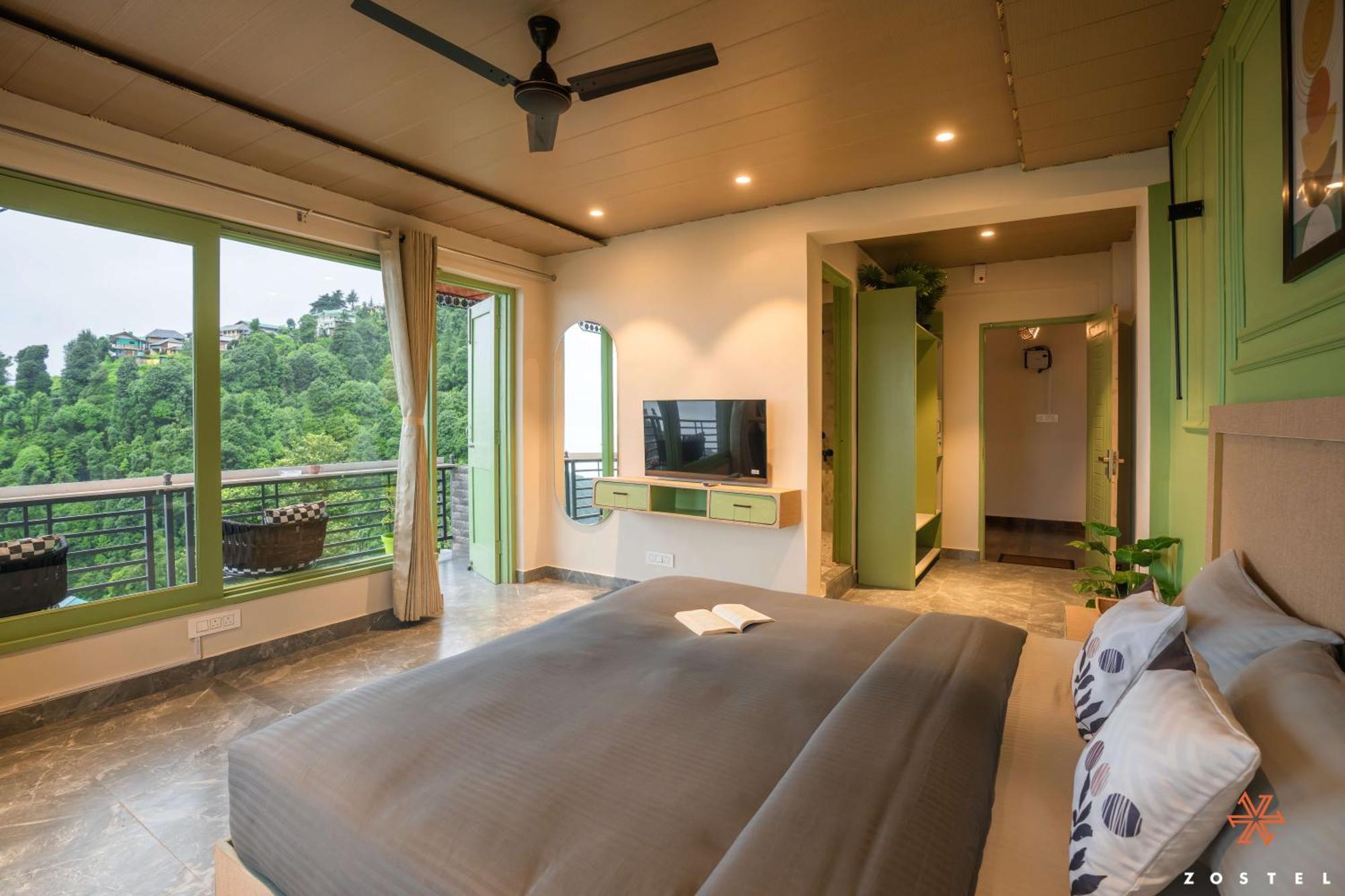 Albergue Zostel Dharamkot McLeod Ganj Exterior foto